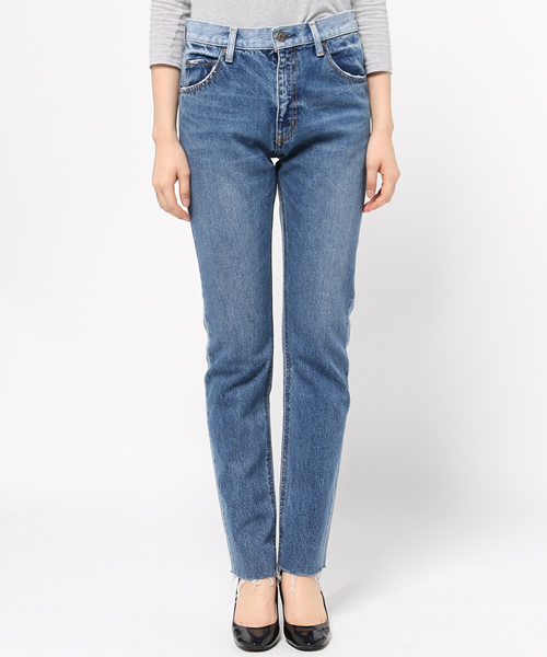 MOUSSY（マウジー）の「PANELED SLIM STRAIGHT（デニムパンツ・レディース・ブルー・26inch/27inch/25inch/23inch/24inch）」の9枚目の写真