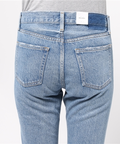 MOUSSY（マウジー）の「PANELED SLIM STRAIGHT（デニムパンツ・レディース・ブルー・26inch/27inch/25inch/23inch/24inch）」の3枚目の写真