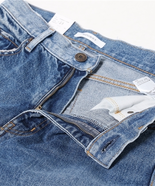 MOUSSY（マウジー）の「PANELED SLIM STRAIGHT（デニムパンツ・レディース・ブルー・26inch/27inch/25inch/23inch/24inch）」の6枚目の写真