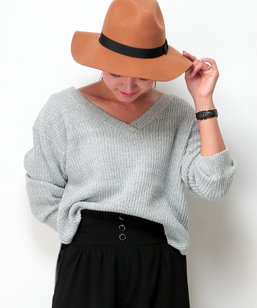 VENCEEXCHANGE（ヴァンスエクスチェンジ）の「バッククロスVネックプルオーバー　（ニット/セーター・レディース・グレー/ホワイト/ワインレッド/ブラック・MEDIUM）」の3枚目の写真