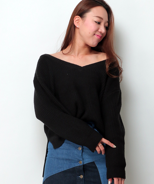 VENCEEXCHANGE（ヴァンスエクスチェンジ）の「バッククロスVネックプルオーバー　（ニット/セーター・レディース・グレー/ホワイト/ワインレッド/ブラック・MEDIUM）」の2枚目の写真