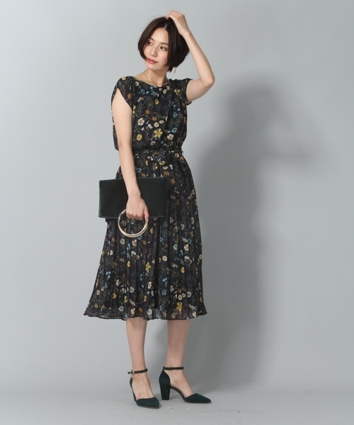 Andemiu（アンデミュウ）の「【WEB限定】ハナガラプリーツワンピース771996（ワンピース・レディース・ネイビー/ブラウン・FREE）」の21枚目の写真