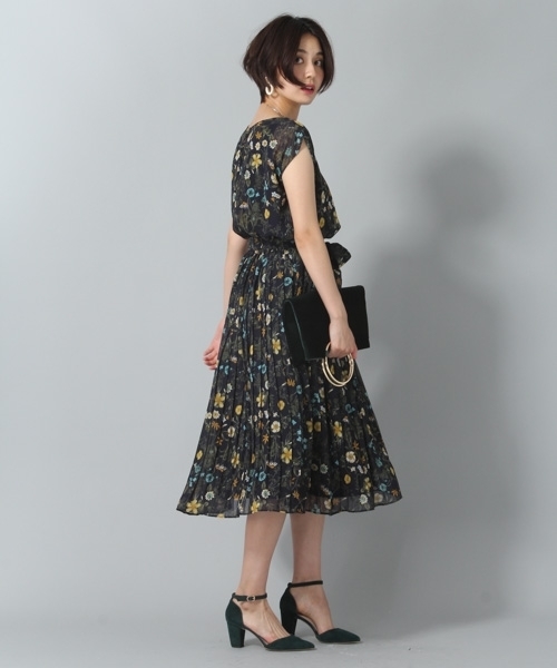 Andemiu（アンデミュウ）の「【WEB限定】ハナガラプリーツワンピース771996（ワンピース・レディース・ネイビー/ブラウン・FREE）」の22枚目の写真