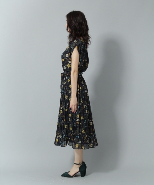 Andemiu（アンデミュウ）の「【WEB限定】ハナガラプリーツワンピース771996（ワンピース・レディース・ネイビー/ブラウン・FREE）」の16枚目の写真