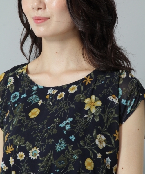 Andemiu（アンデミュウ）の「【WEB限定】ハナガラプリーツワンピース771996（ワンピース・レディース・ネイビー/ブラウン・FREE）」の7枚目の写真