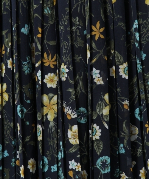 Andemiu（アンデミュウ）の「【WEB限定】ハナガラプリーツワンピース771996（ワンピース・レディース・ネイビー/ブラウン・FREE）」の10枚目の写真