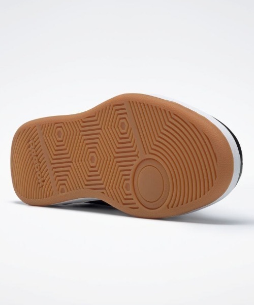 Reebok（リーボック）の「ロイヤル テック / Royal Techque（スニーカー・メンズ・ブラック系その他/ホワイト×ブラック/ホワイト×ネイビー/ブラック×ホワイト/ホワイト系その他/ブラック系その他2/ホワイト×レッド/ホワイト×グレー/ホワイト×ブルー/ホワイト/ブラック×ブラック/アイボリー/ホワイト×グリーン/ホワイト系その他2/ブラック・27.5cm/28.0cm/28.5cm/25.5cm/24.0cm/26.5cm/24.5cm/25.0cm/23.5cm/29.5cm/29.0cm/30.0cm/27.0cm/26.0cm/23.0cm/31cm/22.5cm）」の19枚目の写真