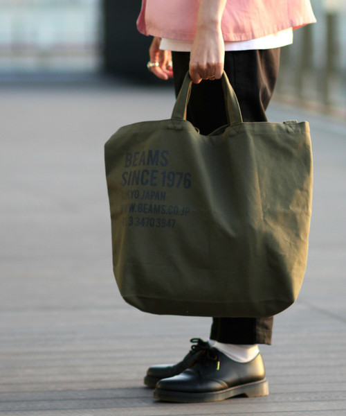 BEAMS（ビームス）の「【WEB限定】BEAMS / 2WAY キャンバス トートバッグ（トートバッグ・メンズ・ホワイト/ピンク/オレンジ/オリーブ/ネイビー・ONE SIZE）」の4枚目の写真