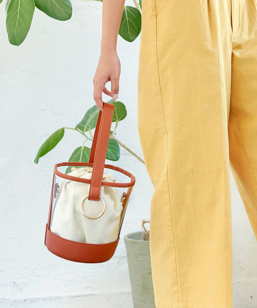 KOBE LETTUCE（コウベレタス）の「ショルダーストラップ2WAYクリアバケツバッグ/レディース/PVC[B1160]神戸レタス（ハンドバッグ・レディース・オフホワイト/ストライプ/キャメル/ブラック・FREE）」の4枚目の写真