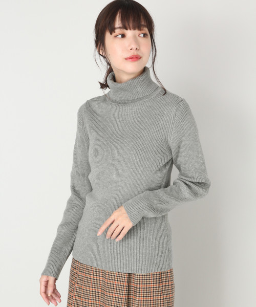 LOWRYS FARM（ローリーズファーム）の「１２Ｇリブタートルプルオーバー　806849（ニット/セーター・レディース・ブラック/グレー/レッド/オフホワイト/ホワイト×ブラック・MEDIUM/LARGE）」の4枚目の写真