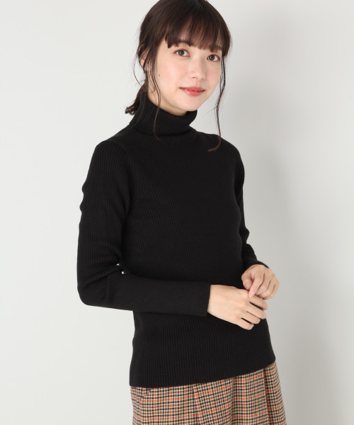 LOWRYS FARM（ローリーズファーム）の「１２Ｇリブタートルプルオーバー　806849（ニット/セーター・レディース・ブラック/グレー/レッド/オフホワイト/ホワイト×ブラック・MEDIUM/LARGE）」の3枚目の写真