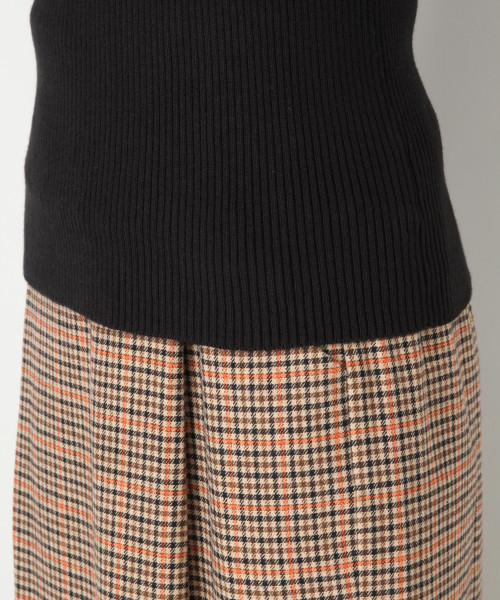 LOWRYS FARM（ローリーズファーム）の「１２Ｇリブタートルプルオーバー　806849（ニット/セーター・レディース・ブラック/グレー/レッド/オフホワイト/ホワイト×ブラック・MEDIUM/LARGE）」の16枚目の写真