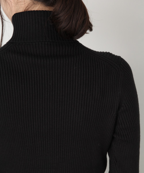 LOWRYS FARM（ローリーズファーム）の「１２Ｇリブタートルプルオーバー　806849（ニット/セーター・レディース・ブラック/グレー/レッド/オフホワイト/ホワイト×ブラック・MEDIUM/LARGE）」の17枚目の写真