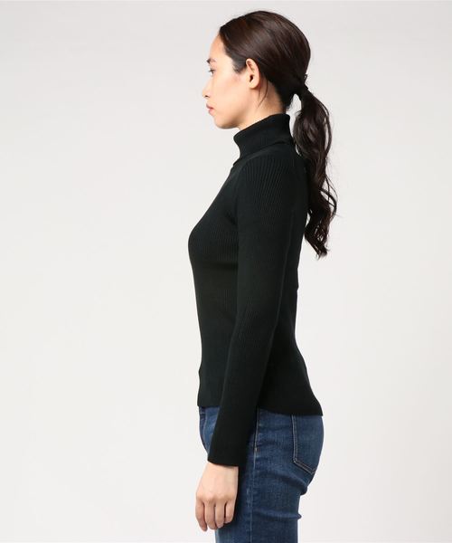 LOWRYS FARM（ローリーズファーム）の「１２Ｇリブタートルプルオーバー　806849（ニット/セーター・レディース・ブラック/グレー/レッド/オフホワイト/ホワイト×ブラック・MEDIUM/LARGE）」の6枚目の写真