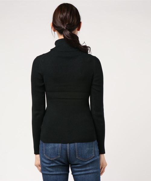 LOWRYS FARM（ローリーズファーム）の「１２Ｇリブタートルプルオーバー　806849（ニット/セーター・レディース・ブラック/グレー/レッド/オフホワイト/ホワイト×ブラック・MEDIUM/LARGE）」の7枚目の写真