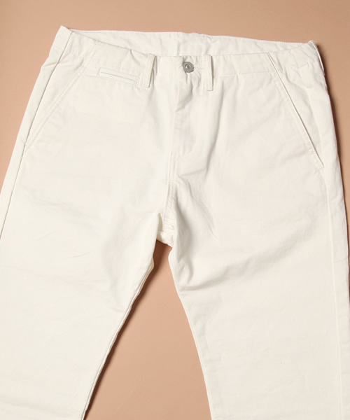 green label relaxing（グリーンレーベルリラクシング）の「GC C/チノ WHT テーパードパンツ（チノパンツ・レディース・オフホワイト・36/38/40）」の2枚目の写真