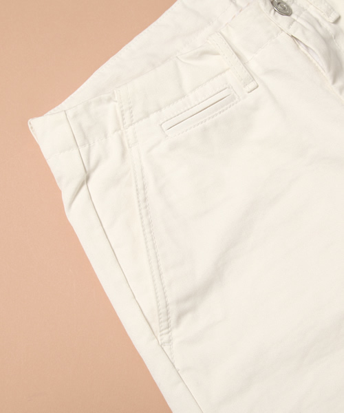 green label relaxing（グリーンレーベルリラクシング）の「GC C/チノ WHT テーパードパンツ（チノパンツ・レディース・オフホワイト・36/38/40）」の4枚目の写真
