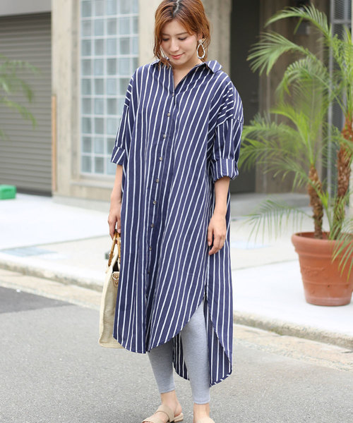 Bou Jeloud(ブージュルード)の「ビッグシルエットが可愛い◆ストライプロングシャツワンピース(ワンピース・レディース・キャメル/ネイビー・38)」の2枚目の写真
