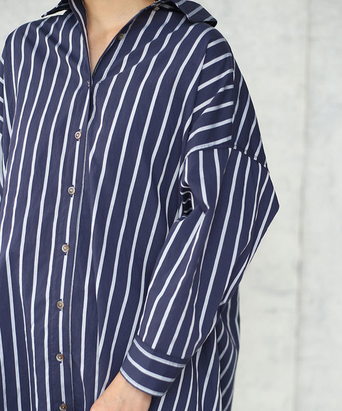 Bou Jeloud(ブージュルード)の「ビッグシルエットが可愛い◆ストライプロングシャツワンピース(ワンピース・レディース・キャメル/ネイビー・38)」の12枚目の写真