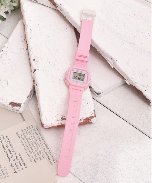 CASIO(カシオ)の「/CASIO(カシオ)/スタンダードデジタル ミニ(デジタル腕時計・レディース・レッド/ピンク/ブルー/ライトピンク/ブラック/シルバー/イエロー/ブラック系その他・FREE)」の5枚目の写真