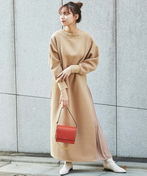 GeeRA（ジーラ）の「スウェットバックプリーツロングワンピース（ワンピース・レディース・ブラック/ベージュ・MEDIUM/LARGE）」の5枚目の写真