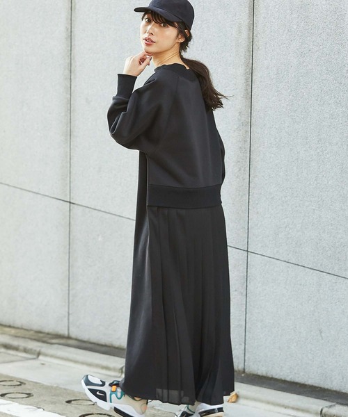 GeeRA（ジーラ）の「スウェットバックプリーツロングワンピース（ワンピース・レディース・ブラック/ベージュ・MEDIUM/LARGE）」の10枚目の写真