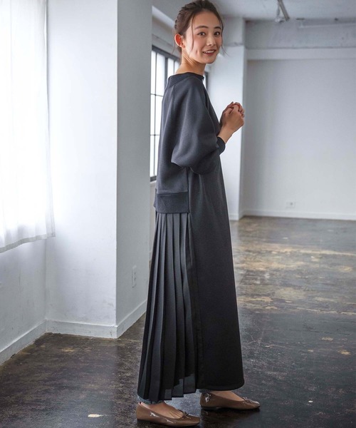 GeeRA（ジーラ）の「スウェットバックプリーツロングワンピース（ワンピース・レディース・ブラック/ベージュ・MEDIUM/LARGE）」の15枚目の写真