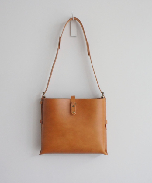 TIDEWAY(タイドウェイ)の「NUME BERO SHOULDER/M(ショルダーバッグ・メンズ・ブラック/ブラウン/その他/キャメル・FREE)」の13枚目の写真