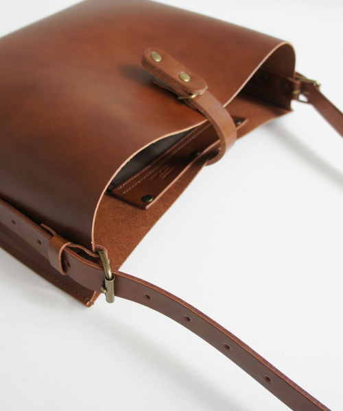 TIDEWAY(タイドウェイ)の「NUME BERO SHOULDER/M(ショルダーバッグ・メンズ・ブラック/ブラウン/その他/キャメル・FREE)」の6枚目の写真