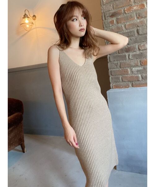 RESEXXY(リゼクシー)の「ニットキャミワンピース【セットアップ着用可】(ワンピース・レディース・ブラック/オフホワイト/ピンク/ベージュ・FREE)」の3枚目の写真