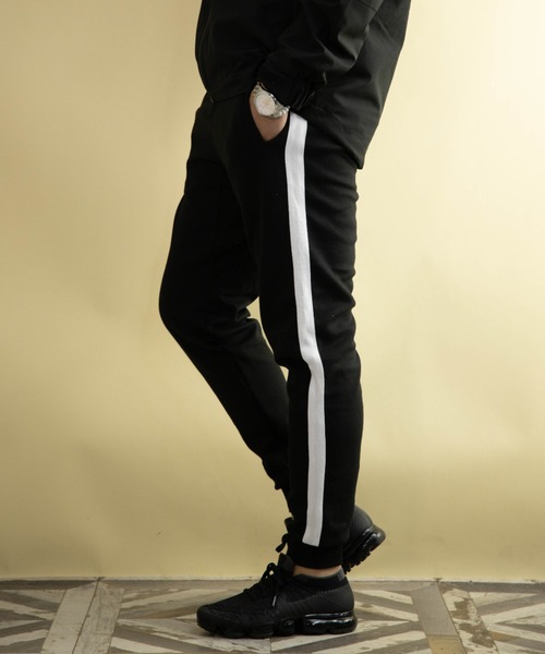 セール T Cポンチ スキニー スウェット サイドライン ジョガーパンツ スウェットパンツ Skkone スコーネ のファッション通販 Zozotown