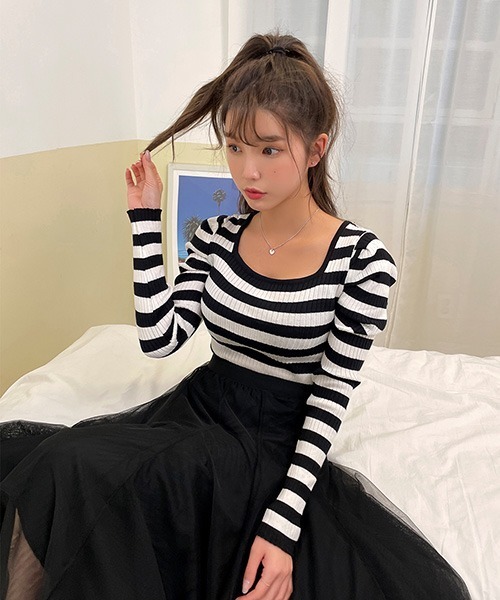 chuu（チュー）の「CHUU ボーダーリブニットソー（Tシャツ/カットソー・レディース・アイボリー/ブラック/ブラック×ホワイト/パープル・FREE）」の7枚目の写真