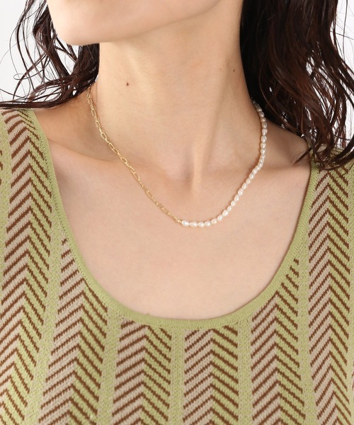 LOWRYS FARM（ローリーズファーム）の「淡水ミニパールネックレス　946155（ネックレス・レディース・アイボリー/シルバー/ゴールド/グレー・FREE）」の4枚目の写真