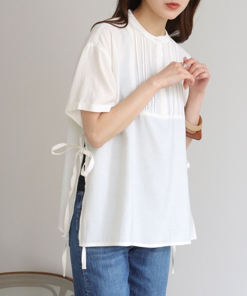 HER CLOSET(ハークローゼット)の「【shemoshelly】フロントピンタックサイドスリットリボンバンドカラーブラウス(シャツ/ブラウス・レディース・ブラック/オフホワイト/カーキ・M)」の3枚目の写真