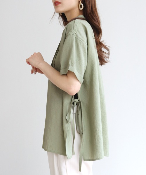 HER CLOSET(ハークローゼット)の「【shemoshelly】フロントピンタックサイドスリットリボンバンドカラーブラウス(シャツ/ブラウス・レディース・ブラック/オフホワイト/カーキ・M)」の21枚目の写真