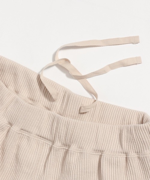 niko and...（ニコアンド）の「センタースリットリブパンツ（その他パンツ・レディース・アイボリー/グリーン/オレンジ/ブラック・MEDIUM/LARGE）」の17枚目の写真