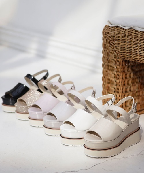 Newlyme(ニューリーミー)の「厚底ダブルヒールサンダル(サンダル・レディース・ライトグレー/ライトピンク/ホワイト/ベージュ/ブラック/ゴールド・22.5cm/23cm/23.5cm/24cm/24.5cm/25cm/25.5cm)」の11枚目の写真