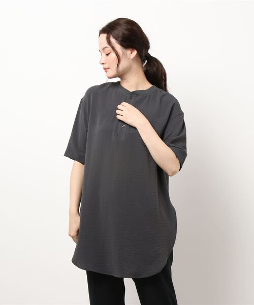 INTERPLANET(インタープラネット)の「2WAYジョーゼットリブ切替プルオーバー(シャツ/ブラウス・レディース・チャコールグレー/オフホワイト/カーキ・FREE)」の6枚目の写真