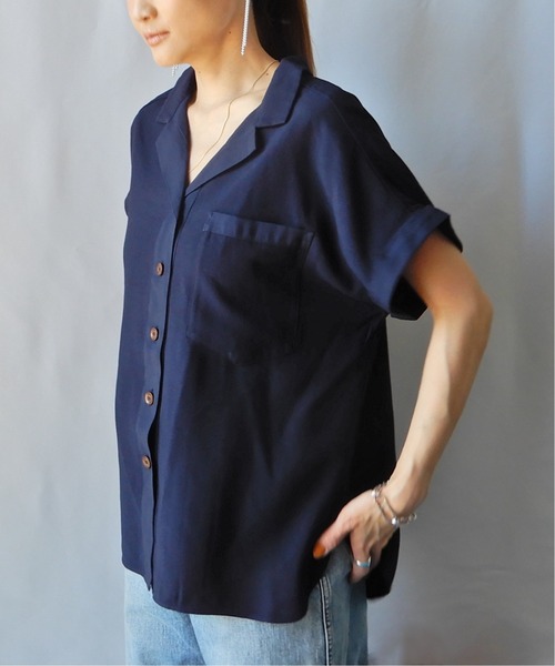 y/m by Yukie(イムバイユキエ)の「スラブツイルオープンカラーシャツ(シャツ/ブラウス・レディース・ベージュ/ネイビー・FREE)」の8枚目の写真