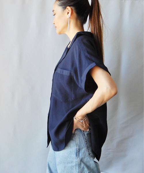 y/m by Yukie(イムバイユキエ)の「スラブツイルオープンカラーシャツ(シャツ/ブラウス・レディース・ベージュ/ネイビー・FREE)」の13枚目の写真