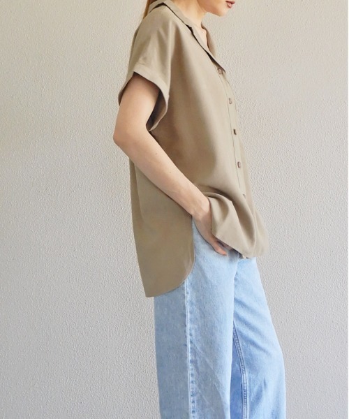 y/m by Yukie(イムバイユキエ)の「スラブツイルオープンカラーシャツ(シャツ/ブラウス・レディース・ベージュ/ネイビー・FREE)」の3枚目の写真