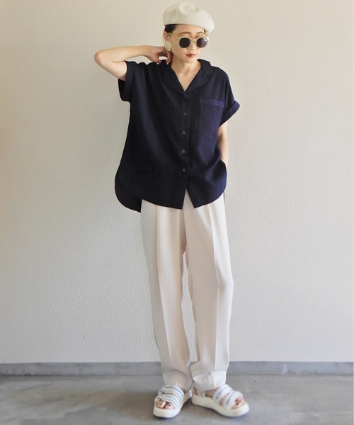 y/m by Yukie(イムバイユキエ)の「スラブツイルオープンカラーシャツ(シャツ/ブラウス・レディース・ベージュ/ネイビー・FREE)」の6枚目の写真