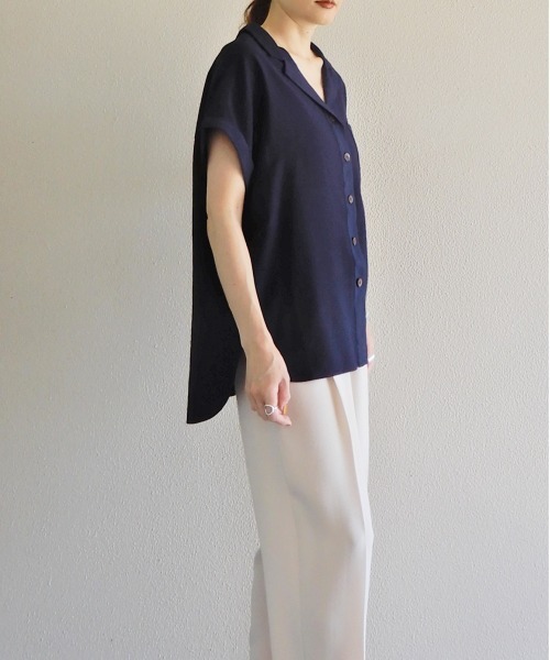 y/m by Yukie(イムバイユキエ)の「スラブツイルオープンカラーシャツ(シャツ/ブラウス・レディース・ベージュ/ネイビー・FREE)」の20枚目の写真