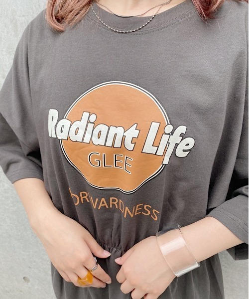 nemne store(ネンネストア)の「浜辺をかけるウェストシャーリングロゴTシャツ(Tシャツ/カットソー・レディース・ベージュ/オフホワイト/スミクロ/カーキ・フリー)」の6枚目の写真