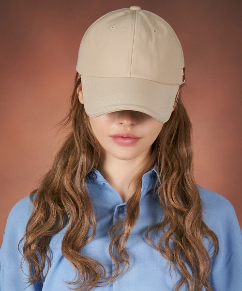 ROSÉ[alo] Off-Duty Cap ベースボールキャップ/白 セール】ローズゴールドスタッド オーバーフィットボール