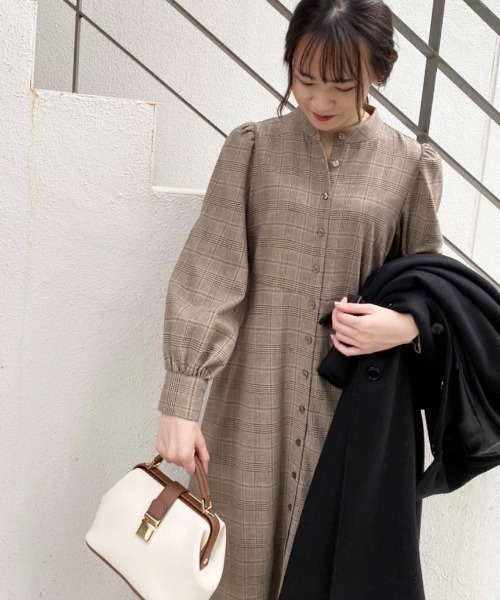 one after another NICE CLAUP(ワンアフターアナザーナイスクラップ)の「【ZOZOTOWN限定】取り外せるボウタイときれいなシルエット。2WAYAラインワンピース(ワンピース・レディース・ブラック/ブラック系その他/ブラウン系その他/ベージュ系その他・FREE)」の13枚目の写真