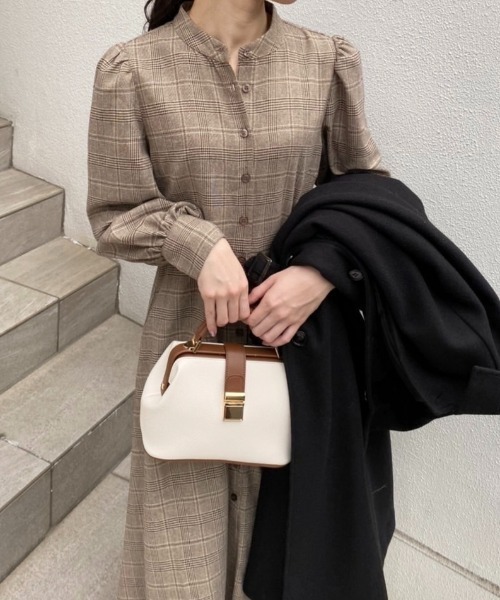one after another NICE CLAUP(ワンアフターアナザーナイスクラップ)の「【ZOZOTOWN限定】取り外せるボウタイときれいなシルエット。2WAYAラインワンピース(ワンピース・レディース・ブラック/ブラック系その他/ブラウン系その他/ベージュ系その他・FREE)」の15枚目の写真