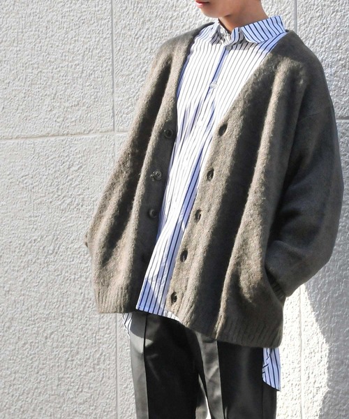 ZIP FIVE(ジップファイブ)の「【ZIP FIVE】 モヘアライク カラー オーバー ニット ルーズ Vネック カーディガン(カーディガン/ボレロ・メンズ・マスタード/レッド/ブラック/グリーン/ブルー/ライトグレー/チャコール/グリーン系・LARGE/MEDIUM)」の4枚目の写真