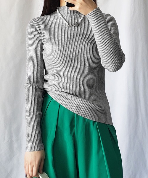 me+em select(ミームセレクト)の「プチハイネックリブニットトップス(ニット/セーター・レディース・ブラック/ベージュ/グレー/グリーン・FREE)」の3枚目の写真