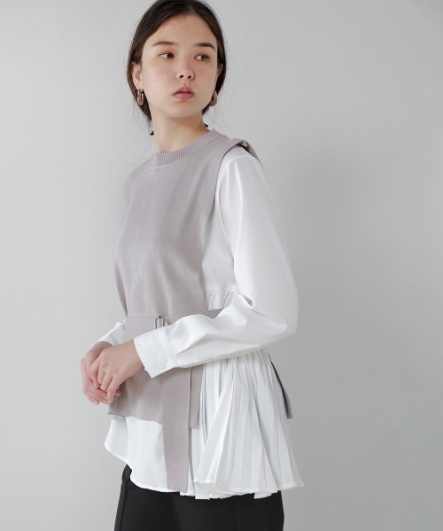 Bou Jeloud(ブージュルード)の「【WEB限定】サイドプリーツブラウス&ニットベストセット(アンサンブル・レディース・ブラック/ベージュ/グレー・FREE)」の3枚目の写真